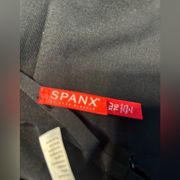 Spanx 'Thinstincts' Open Bust Mid Thigh Bodysuit in Black, sizeXL - Picture 6 of 7